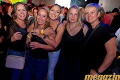0027_902000er-MEgaparty