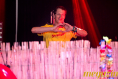 0054_902000er-MEgaparty